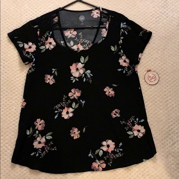 SO Tops - 🛍So floral blouse